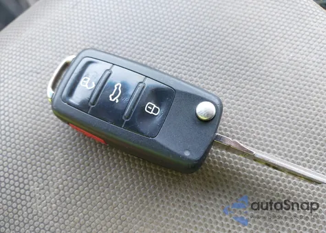 2016 Volkswagen Passat 1.8T R-Line из США, поврежденный, VIN 1VWAT7A39GC065125